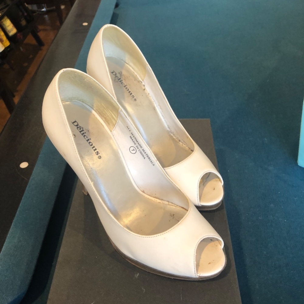 Shoes - Picture 2 of 16